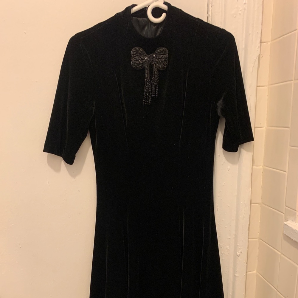 Teri Jon Velour Knee Length Dress size 4